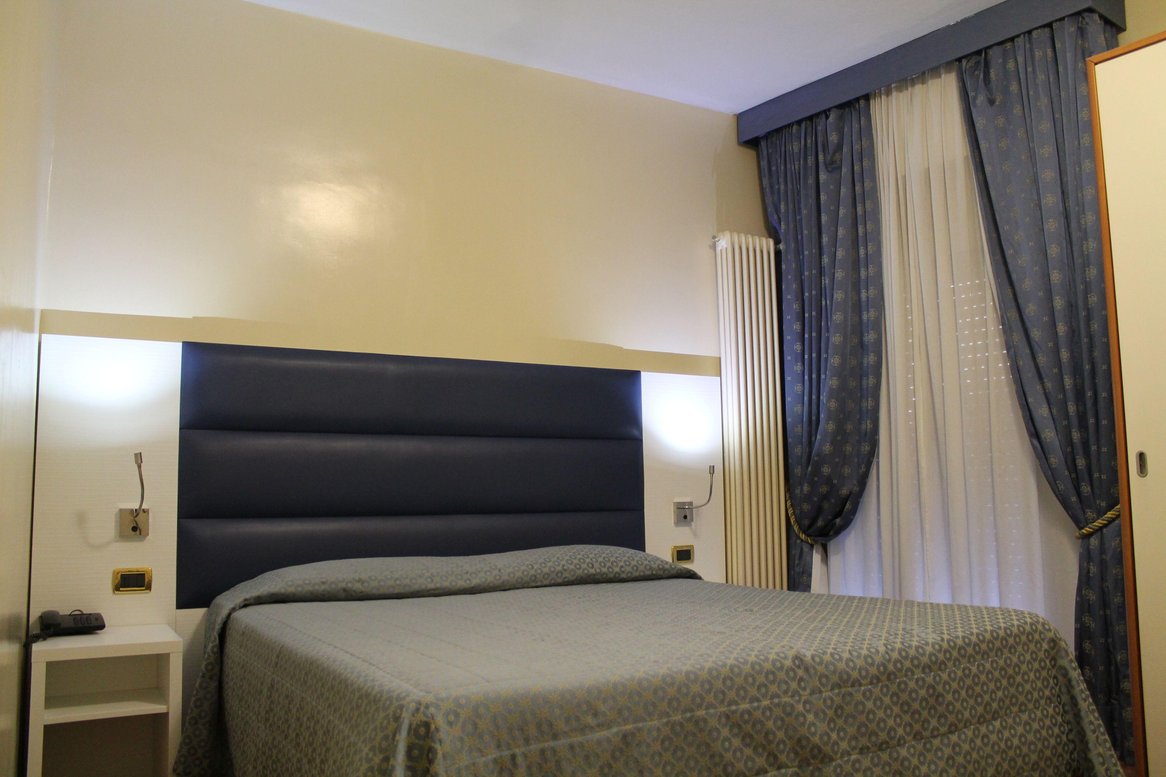 Hotel University — Photos 3